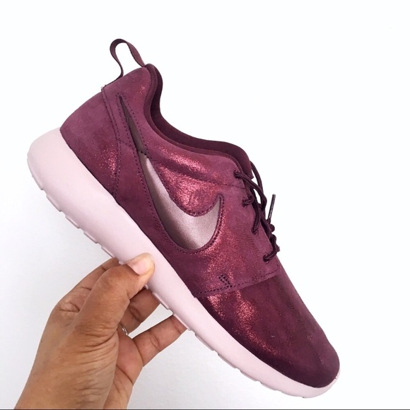 Nike Roshe One Premium - Picture 2 of 6